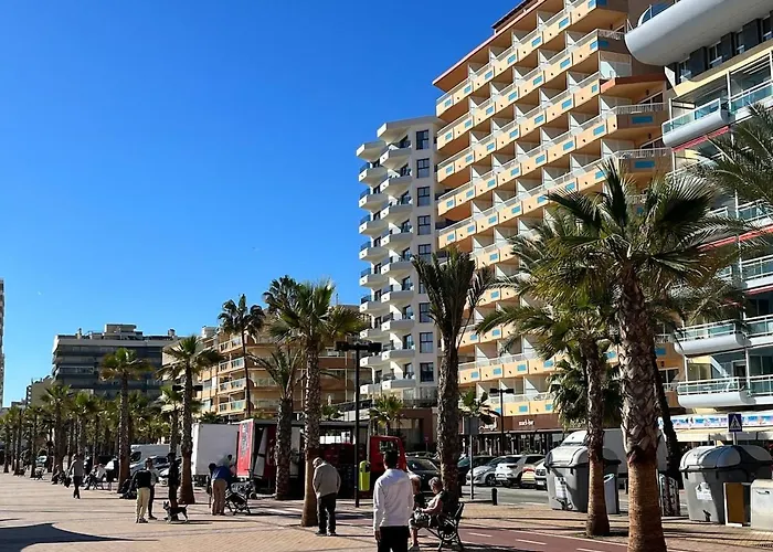 Perfect Place For Fun In The Sun! 아파트 푸엔히롤라